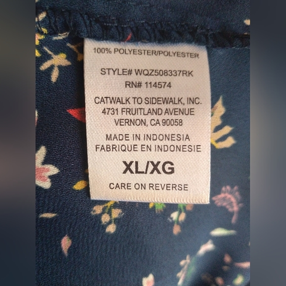 Pleoine Floral Navy blouse - xl NWOT - Picture 5 of 6